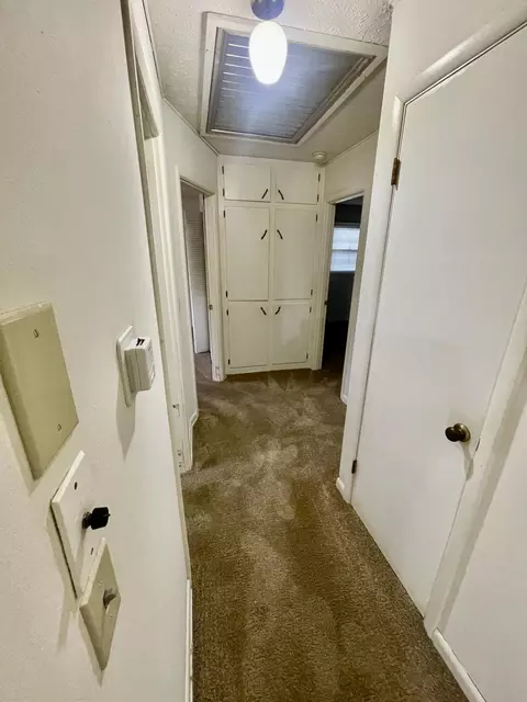 Entry Way - 2563 N Franklin Ave, Springfield, MO 65803 photo 1 of 1
