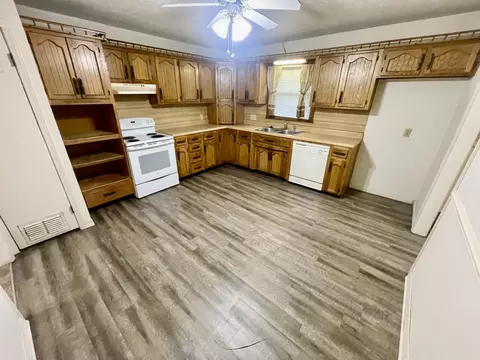 Kitchen - 2563 N Franklin Ave, Springfield, MO 65803 photo 1 of 1