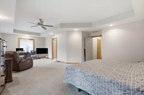Bedroom - 909 E Maplewood St, Springfield, MO 65807 photo 2 of 3