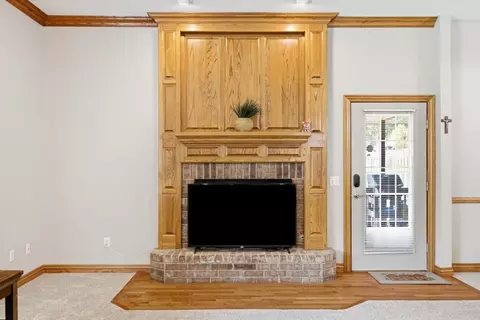 Entry Way - 909 E Maplewood St, Springfield, MO 65807 photo 1 of 2