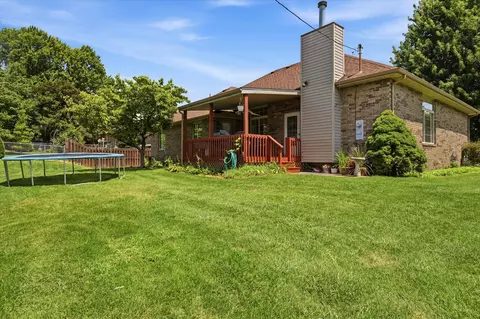Exterior - 909 E Maplewood St, Springfield, MO 65807 photo 3 of 6