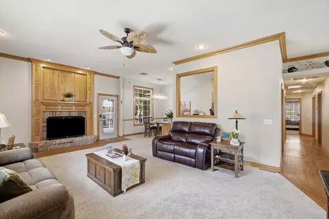 Living - 909 E Maplewood St, Springfield, MO 65807 photo 2 of 2