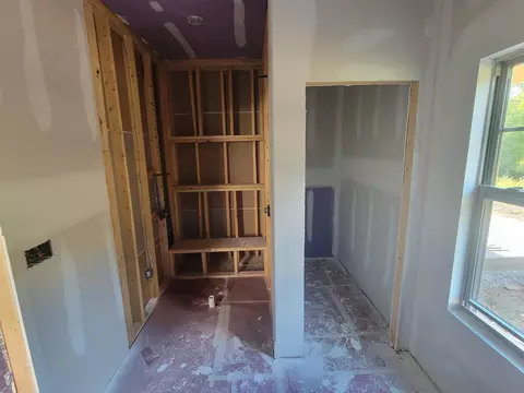 Entry Way - 1775 W Gaslight Dr, Springfield, MO 65810 photo 2 of 3