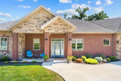 Exterior - 105 Pinehurst Ct, Branson, MO 65616 photo 7 of 8