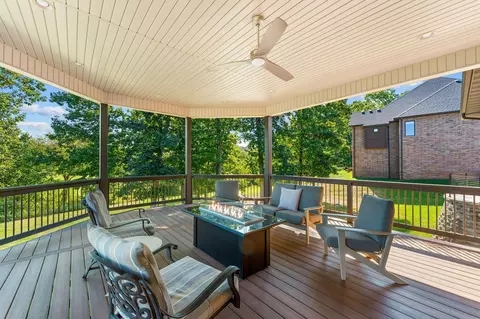 Exterior - 105 Pinehurst Ct, Branson, MO 65616 photo 4 of 8