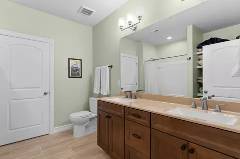 Bath - 105 Pinehurst Ct, Branson, MO 65616 photo 5 of 6