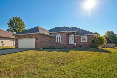 Exterior - 5134 S Sterling Ct, Springfield, MO 65810 photo 3 of 9
