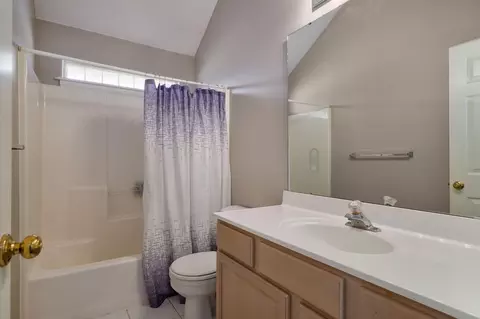 Bath - 5134 S Sterling Ct, Springfield, MO 65810 photo 4 of 4