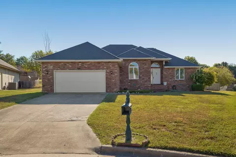 Exterior - 5134 S Sterling Ct, Springfield, MO 65810 photo 2 of 9