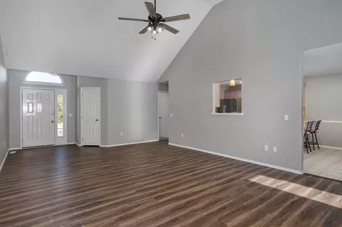 Living - 5134 S Sterling Ct, Springfield, MO 65810 photo 4 of 4