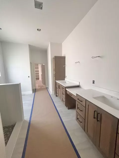 Entry Way - 6147 S Hampton Ave, Springfield, MO 65810 photo 1 of 2
