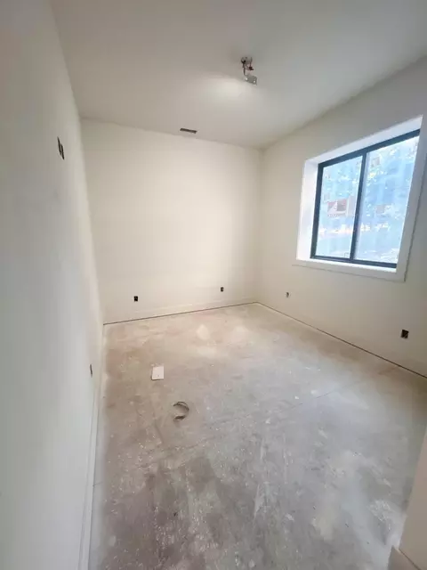 Bedroom - 6147 S Hampton Ave, Springfield, MO 65810 photo 5 of 5
