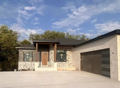Exterior - 6147 S Hampton Ave, Springfield, MO 65810 photo 3 of 6