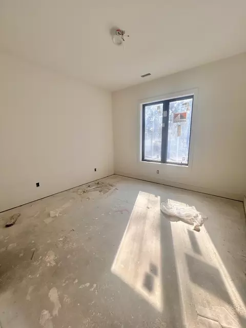 Bedroom - 6147 S Hampton Ave, Springfield, MO 65810 photo 3 of 5