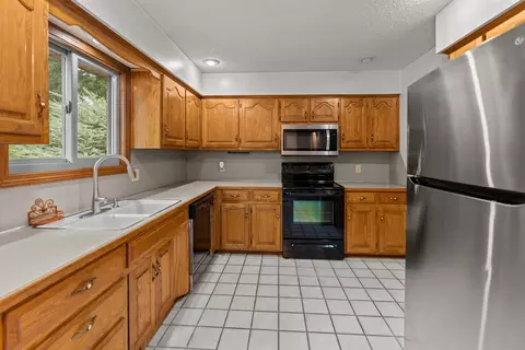 Kitchen - 751 S Sparks Ave, Springfield, MO 65802 photo 2 of 4
