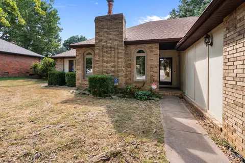Exterior - 751 S Sparks Ave, Springfield, MO 65802 photo 4 of 10