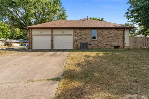 Exterior - 751 S Sparks Ave, Springfield, MO 65802 photo 5 of 10