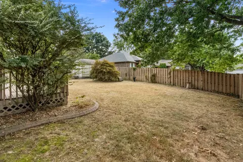 Exterior - 751 S Sparks Ave, Springfield, MO 65802 photo 6 of 10