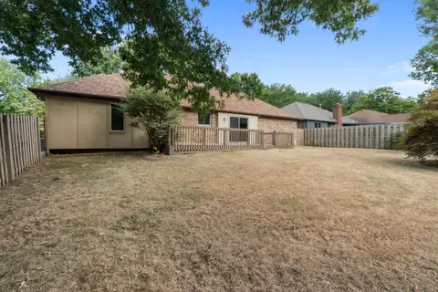 Exterior - 751 S Sparks Ave, Springfield, MO 65802 photo 7 of 10