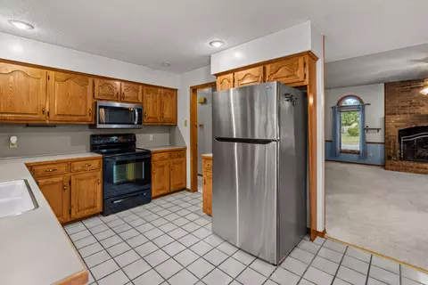 Kitchen - 751 S Sparks Ave, Springfield, MO 65802 photo 3 of 4