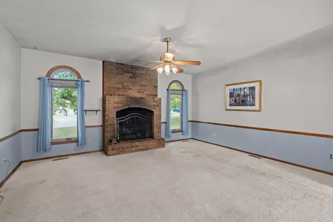 Living - 751 S Sparks Ave, Springfield, MO 65802 photo 2 of 3