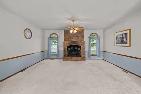 Living - 751 S Sparks Ave, Springfield, MO 65802 photo 1 of 3