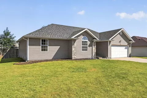 Exterior - 5593 W Lombard St, Springfield, MO 65802 photo 2 of 7