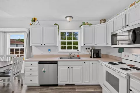 Kitchen - 5593 W Lombard St, Springfield, MO 65802 photo 3 of 3