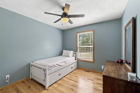 Bedroom - 25267 Cedar Crest Dr, Hermitage, MO 65668 photo 4 of 6