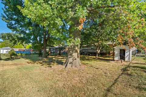 Exterior - 3138 W Crestview St, Springfield, MO 65807 photo 9 of 11