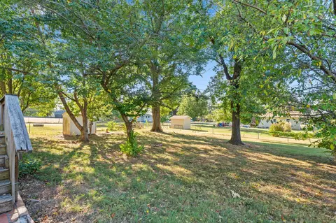Exterior - 3138 W Crestview St, Springfield, MO 65807 photo 7 of 11