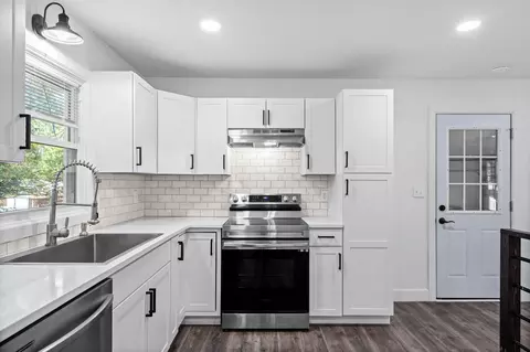 Kitchen - 3138 W Crestview St, Springfield, MO 65807 photo 3 of 3