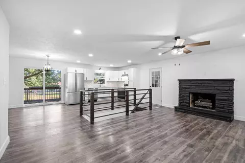 Living - 3138 W Crestview St, Springfield, MO 65807 photo 1 of 5