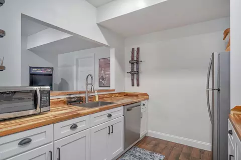 Kitchen - 4907 S Clay Ct, Springfield, MO 65810 photo 5 of 6