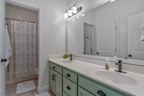 Bath - 4907 S Clay Ct, Springfield, MO 65810 photo 6 of 6