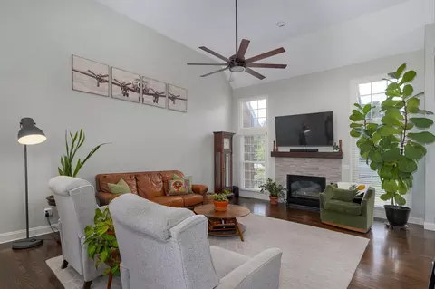 Living - 4907 S Clay Ct, Springfield, MO 65810 photo 2 of 4