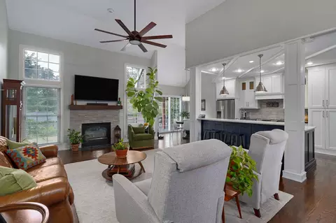 Living - 4907 S Clay Ct, Springfield, MO 65810 photo 3 of 4