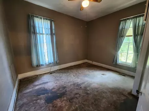 Bedroom - 311 E Franklin St, Clinton, MO 64735 photo 3 of 5