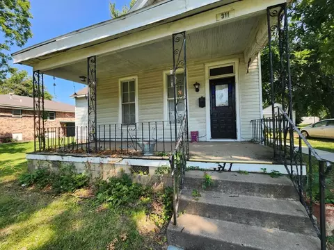 Exterior - 311 E Franklin St, Clinton, MO 64735 photo 3 of 10