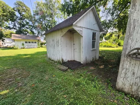 Exterior - 311 E Franklin St, Clinton, MO 64735 photo 5 of 10