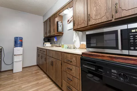 Kitchen - 2844 N Summit Ave, Springfield, MO 65803 photo 2 of 3
