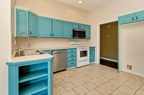 Kitchen - 605 W Chandler Dr, Willard, MO 65781 photo 2 of 5