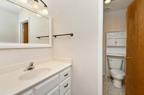 Bath - 605 W Chandler Dr, Willard, MO 65781 photo 6 of 7
