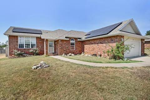 Exterior - 605 W Chandler Dr, Willard, MO 65781 photo 2 of 11