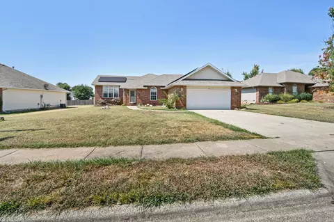 Exterior - 605 W Chandler Dr, Willard, MO 65781 photo 3 of 11