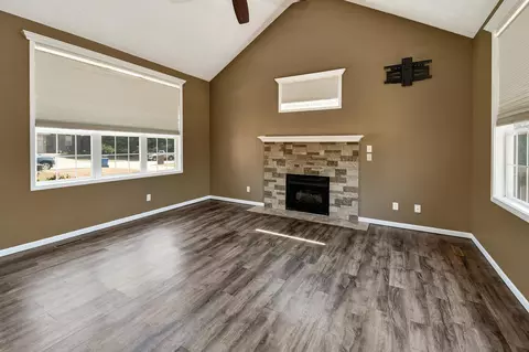 Living - 605 W Chandler Dr, Willard, MO 65781 photo 2 of 8