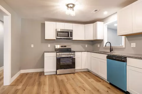 Kitchen - 415 Heritage Estates Rd, Branson, MO 65616 photo 2 of 2