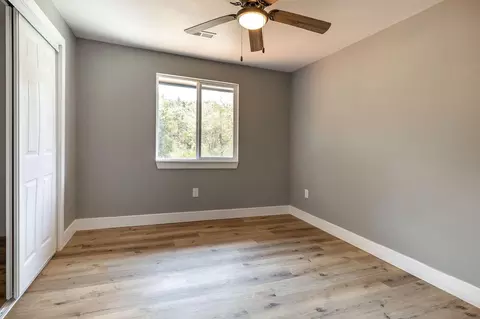 Bedroom - 415 Heritage Estates Rd, Branson, MO 65616 photo 2 of 3
