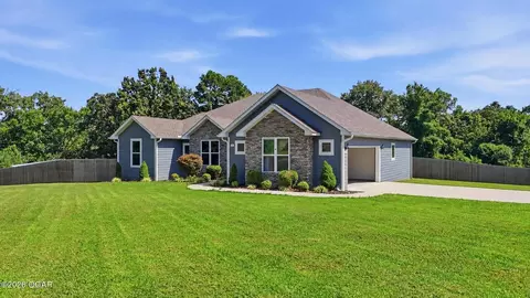 Exterior - 43 Oakridge Dr, Pineville, MO 64856 photo 3 of 8