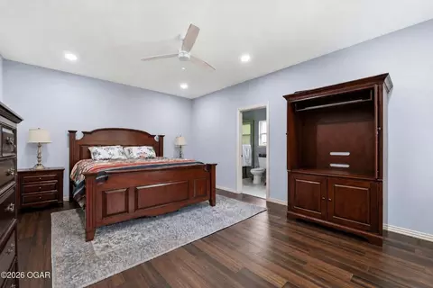 Bedroom - 43 Oakridge Dr, Pineville, MO 64856 photo 2 of 7